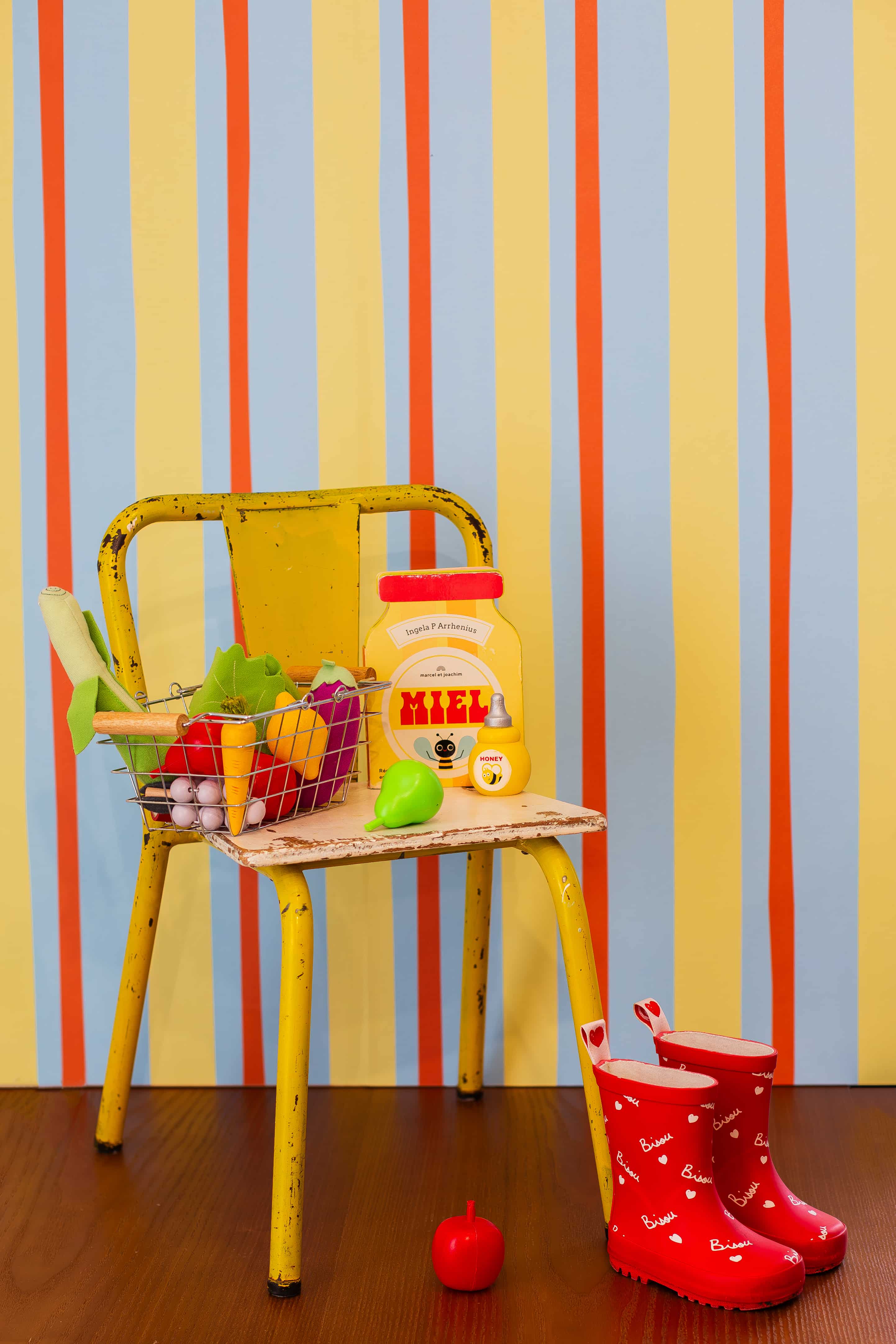 Striped wallpaper