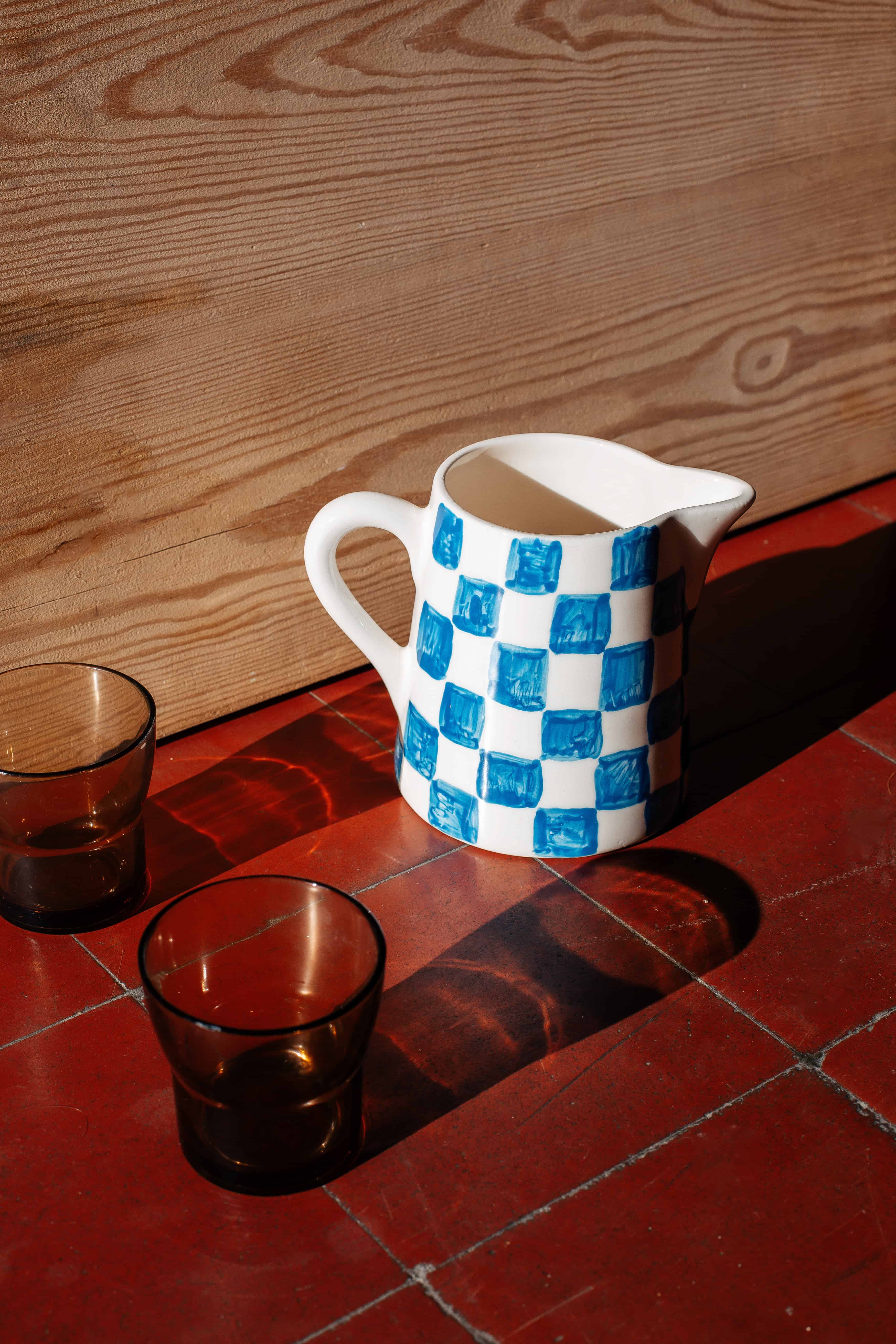 Pichet damier bleu