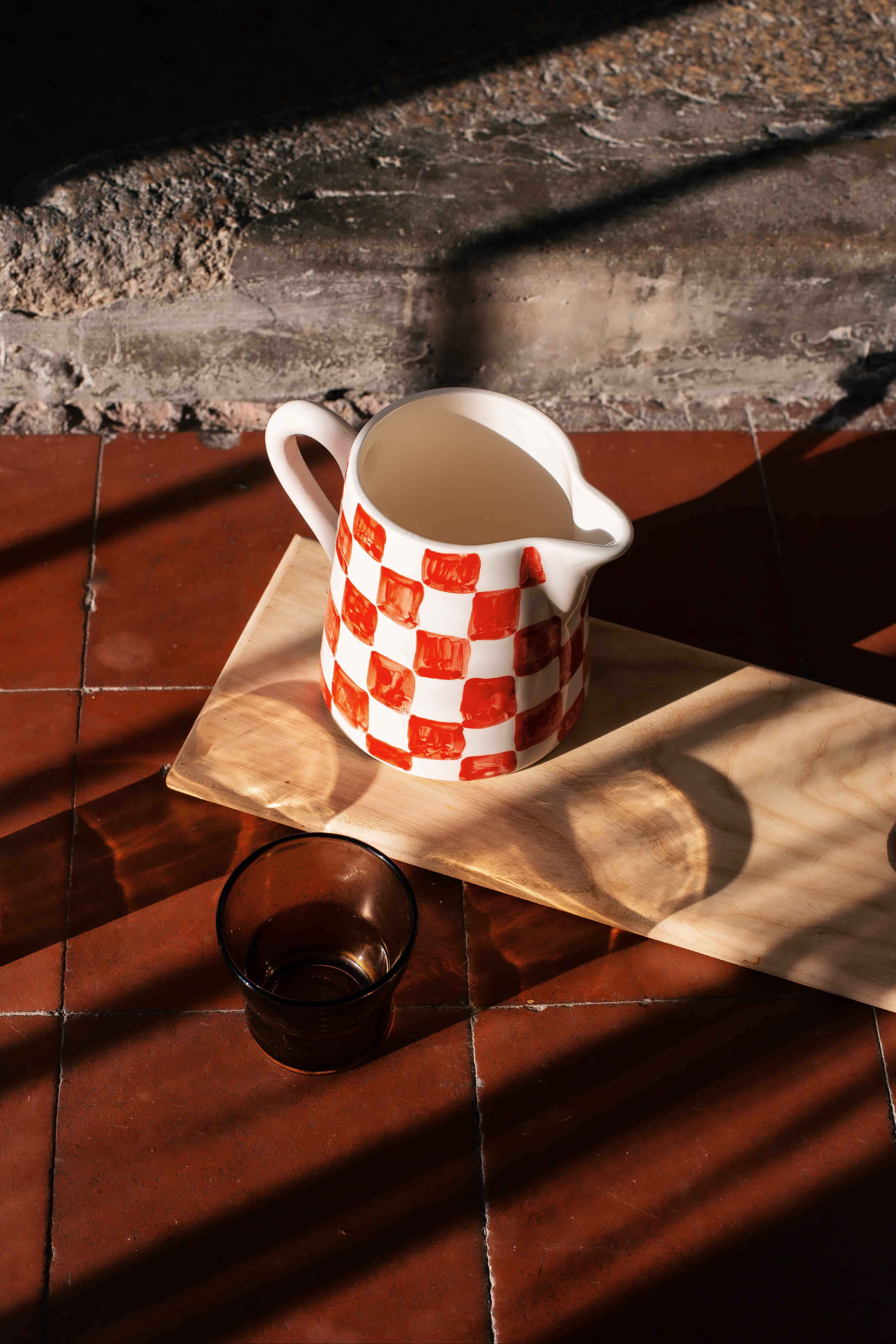 Pichet damier rouge