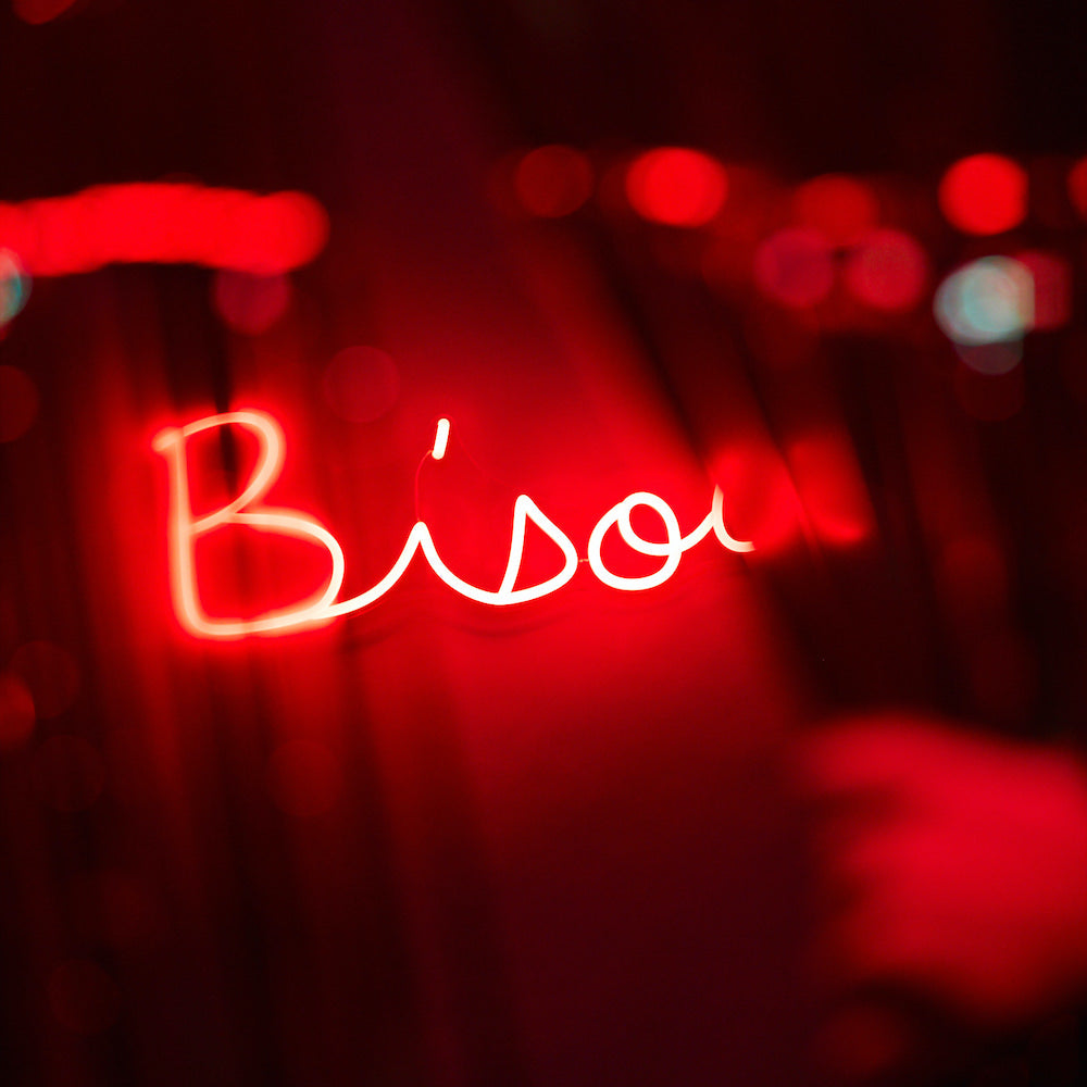 Neon Bisou